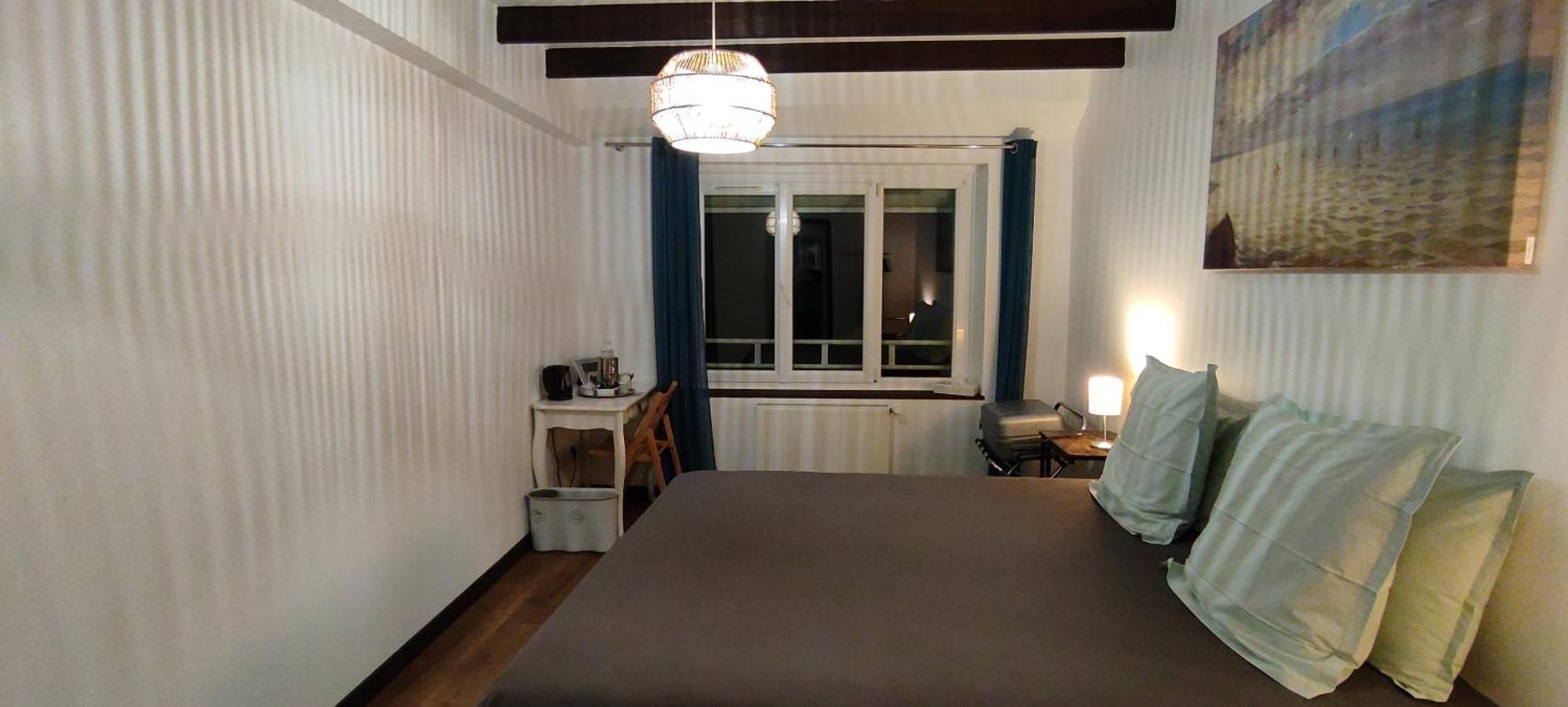 Le Petit Moulin Rouge, B&B, Sdb En-Suite, Parking Prive Gratuit Beauvoir  Rom bilde